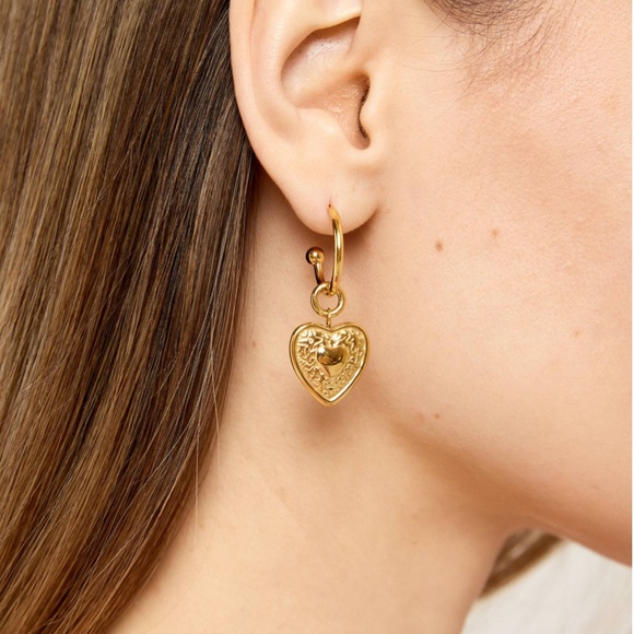 18k Gold plated  heart earrings !Hypoallergenic . - Picture 3 of 3